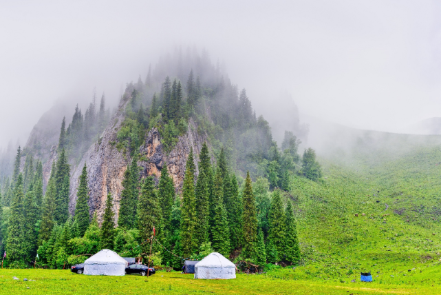 新疆伊犁河谷风光绮丽