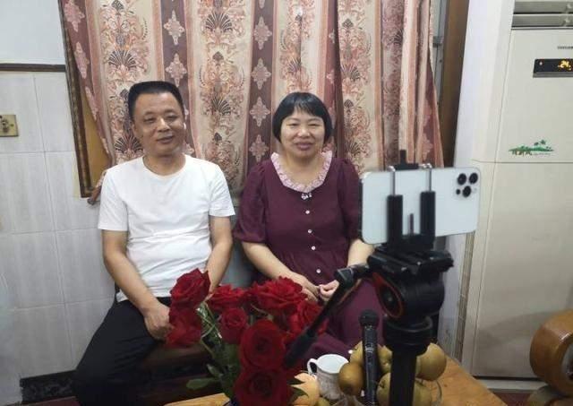 父母发现全红婵对于"水"很是感兴趣,于是将她送入了体校提升自己.