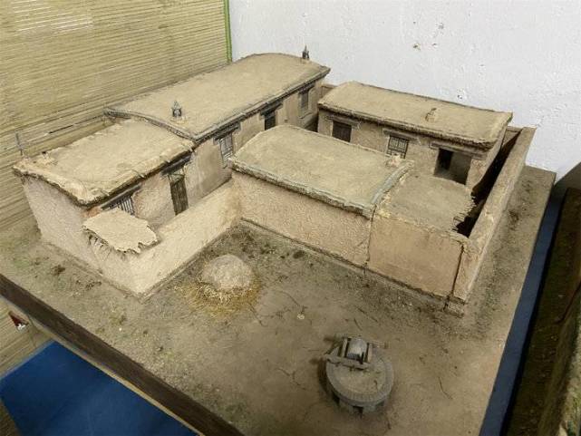 济南小伙用模型复原农家老院