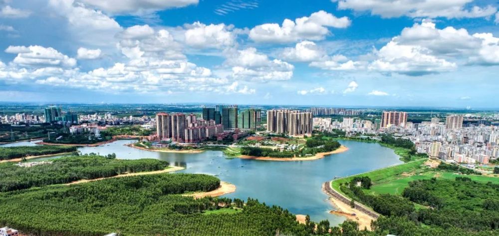 雷州市委书记张仁建接受《湛江日报》记者专访!一起关注……_腾讯新闻