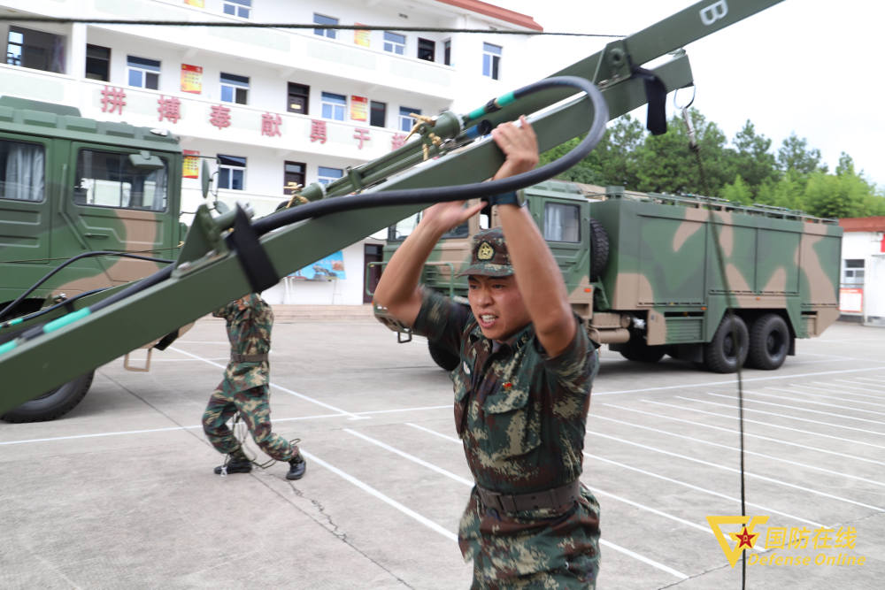火箭军某部开展"全能号手"训练_腾讯新闻