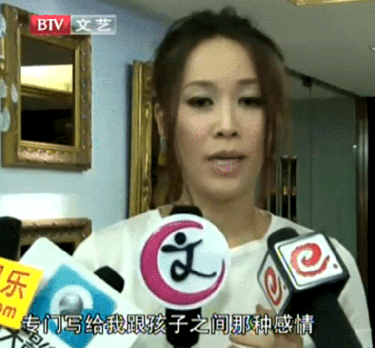 允许私生子见亲爸，和现任女儿袒露过往情史，那英是了不起的妈妈