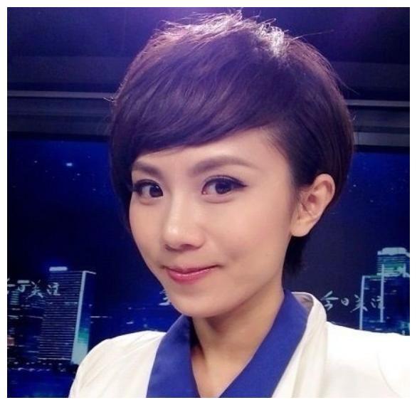 作为年轻主持人,李静雯和薛乐的同事之情特别好,他们相互理解,相互
