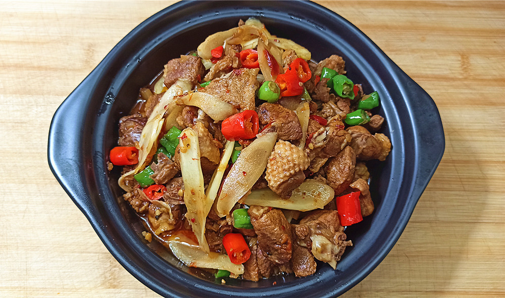 啤酒仔姜鸭味道咸香爽辣好吃下酒又下饭好吃得停不下来