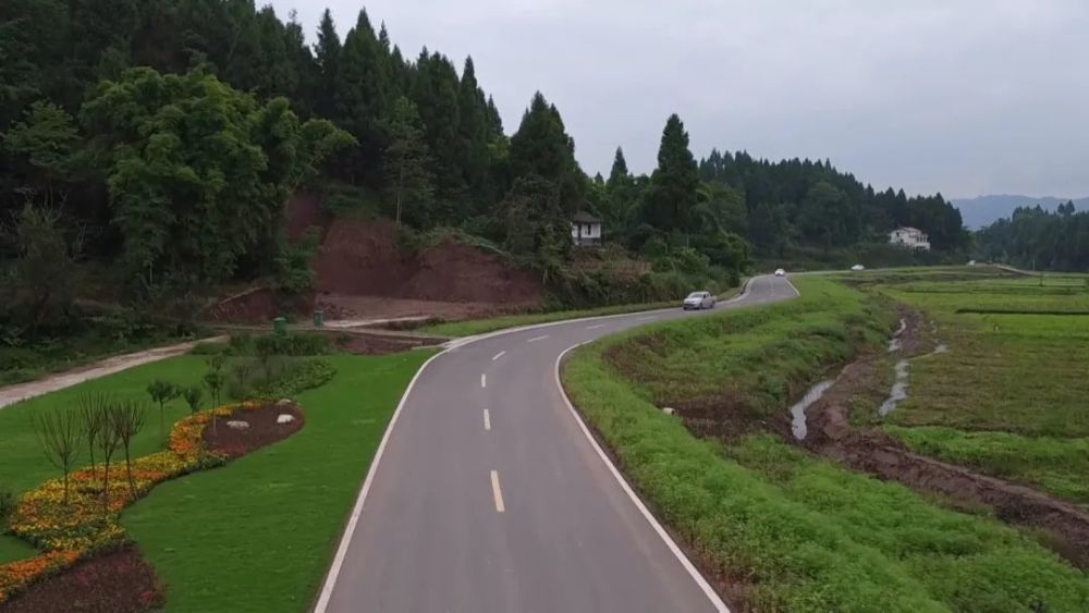 兩鐵五高一機場營山打造交通強縣