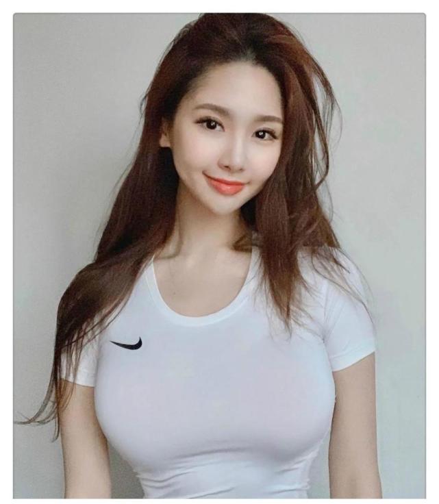 在波涛汹涌的人海中,我坚信我们的相遇是上帝的巧妙安排,我只是简简单