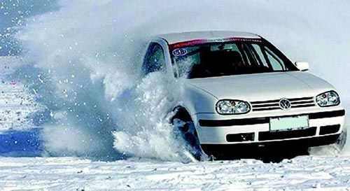 汽车打滑怎么办?学会这4招,让你轻松应对