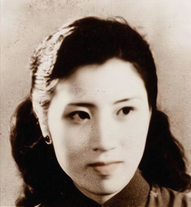 直到有一天,有一位来自大陆的朋友问她愿不愿意回国,王玉玲简单地嗯了