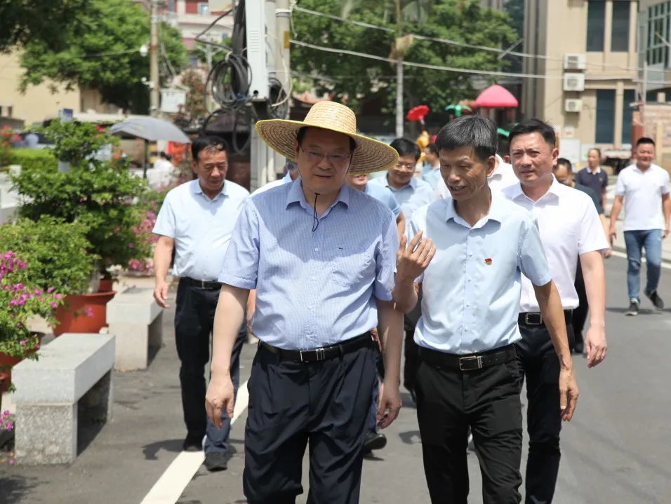 实地察看内坑镇长埔村宅基地改革情况