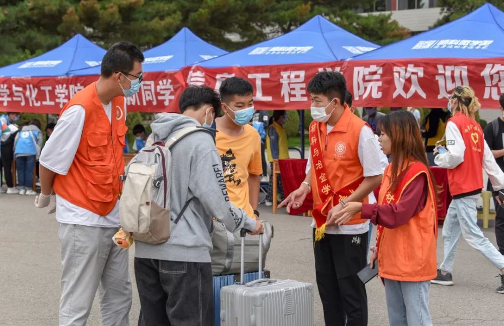 萌新來啦內蒙古一高校5300餘名新生走進校園