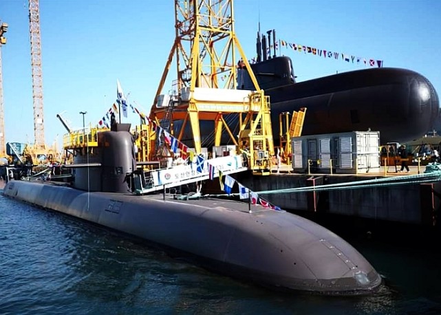 韩国首艘弹道导弹潜艇服役战力强大共造9艘完胜日本苍龙级