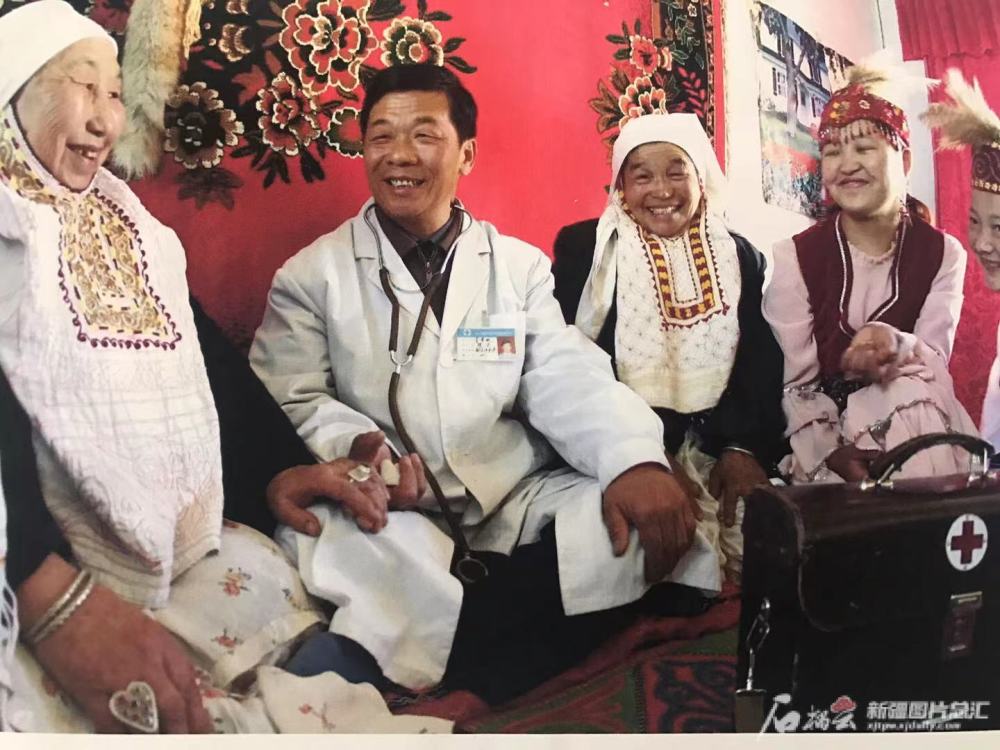 李梦桃:在北塔山上奉献青春的"马背医生"_腾讯新闻