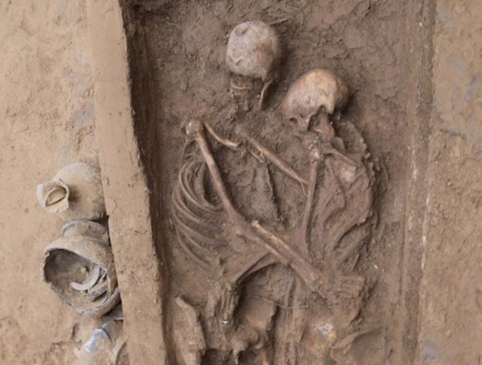 找到梁山伯与祝英台了山西发现拥抱墓男女相拥沉睡千年