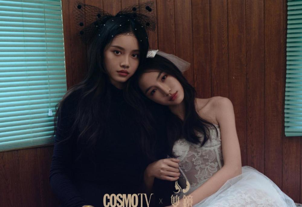 张楠和孙伊涵太适合复古扮相了一个优雅一个文艺还有点cp感