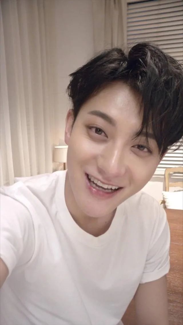 黄子韬照片精选