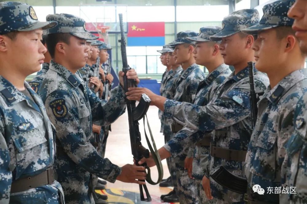 關注|這些空軍新兵授槍啦!_騰訊新聞