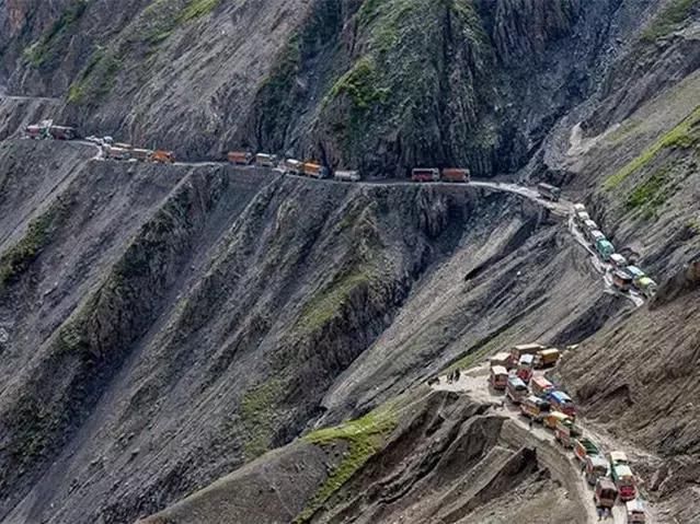 最宽的地方只有10米,被称为"死亡之路"|佐日拉公路|高速公路|印度