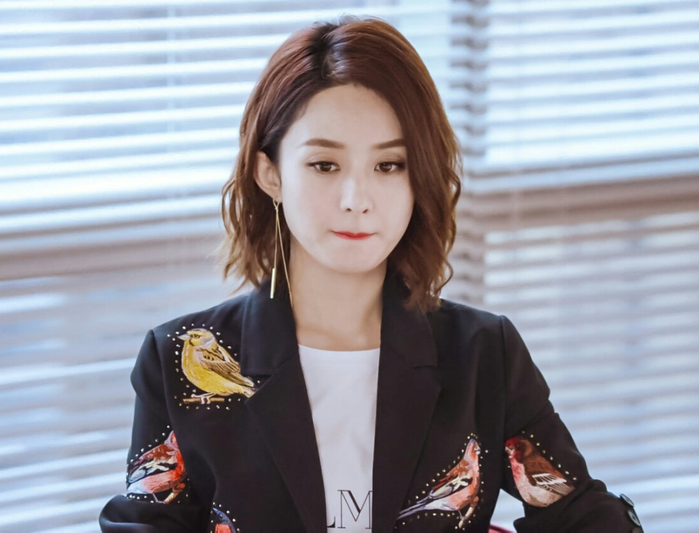 廓形利落的服装，在“暖