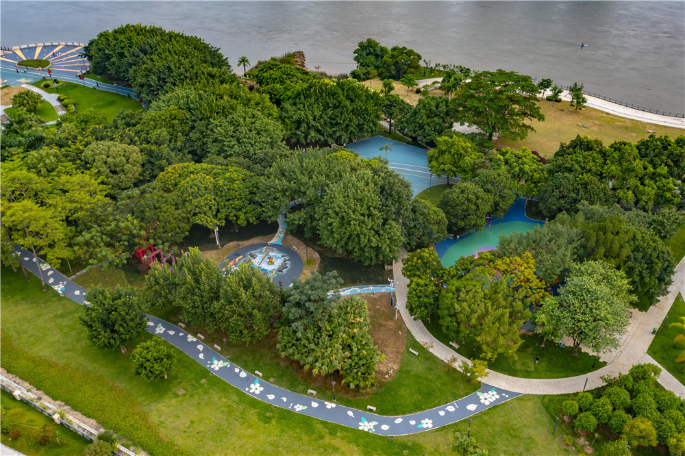 福州闽江公园北园米老鼠广场3d彩妆惊艳公园变童颜