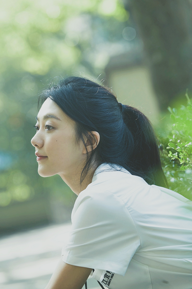 孟可|《当我飞奔向你》开机,首次挑战青春校园剧化身甜美学霸_腾讯