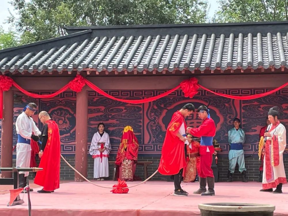 比武招亲:擂台每天12:20,15:20演出(2021年12月,1月演出时间)猴戏