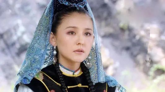 叶澜依明明最恨甄嬛,为何在滴血验亲之时却出手相救?