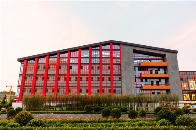 245天完成近十万平米建设 青岛新东方双语学校9月1日正式开学