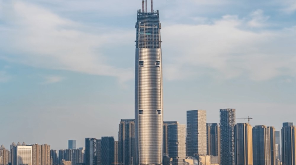 昆明第一高楼558米图片