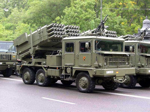 特鲁埃尔3多管火箭炮系统西班牙的火力覆盖神器