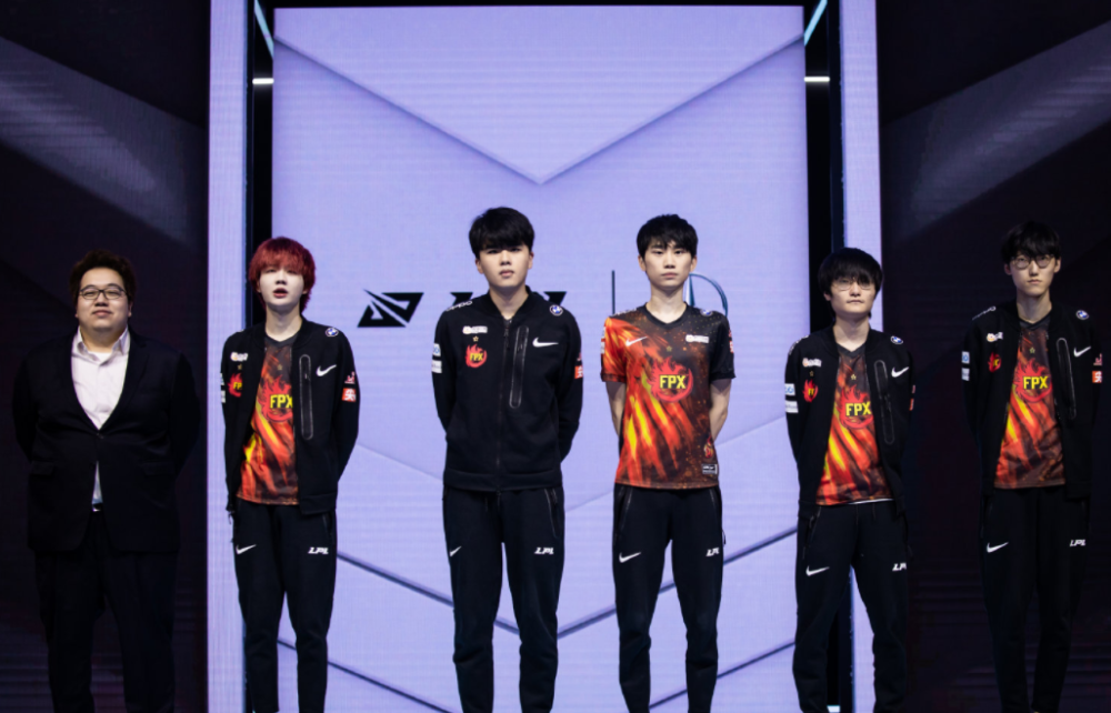 lpl揭晓首发阵容doinb率fpx直面we微笑说出心里话