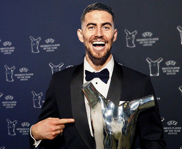 最大赢家若日尼奥三冠欧足联最佳球员与梅西竞争金球奖