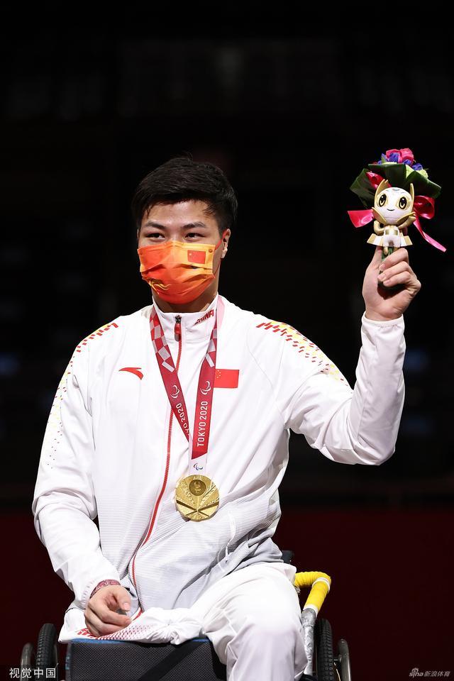 披荆斩棘的哥哥残奥会首金李豪