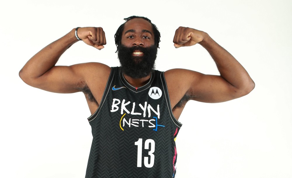 北京时间8月27日 詹姆斯 哈登迎来了自己32岁的生日 939p直播