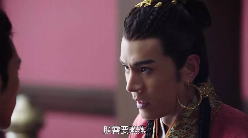 侥幸耶律贤躲在了草垛里面,躲过一劫,后人戏称他为"草垛王子"也正是