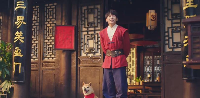 彭昱畅古装太可爱,大红色相当红火,脸也瘦不少