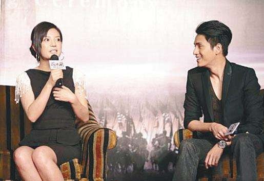 赵薇遭封杀,"万惠"冲上了热搜,过往传闻被扒,或许涉及黑恶