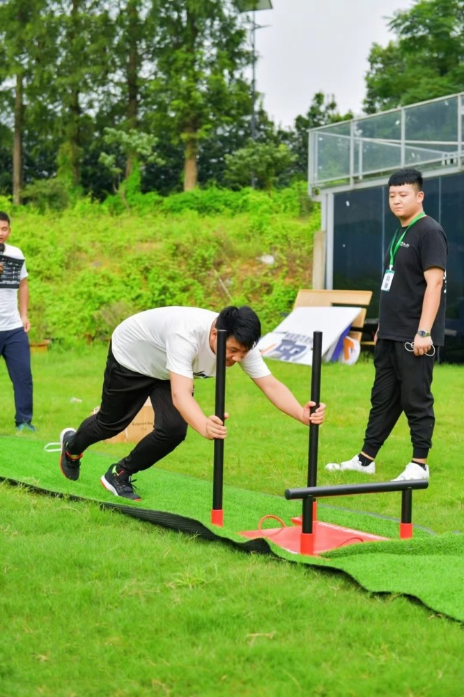 创新跨界巨人捕手团建