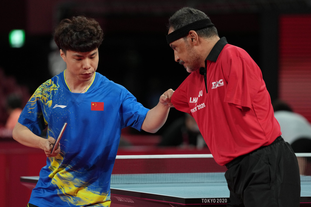东京残奥会乒乓球中国选手陈超小组赛取胜