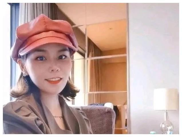 姚策案后续:杜新枝带孙子畅游北京,网友:穿红裙子合适么?