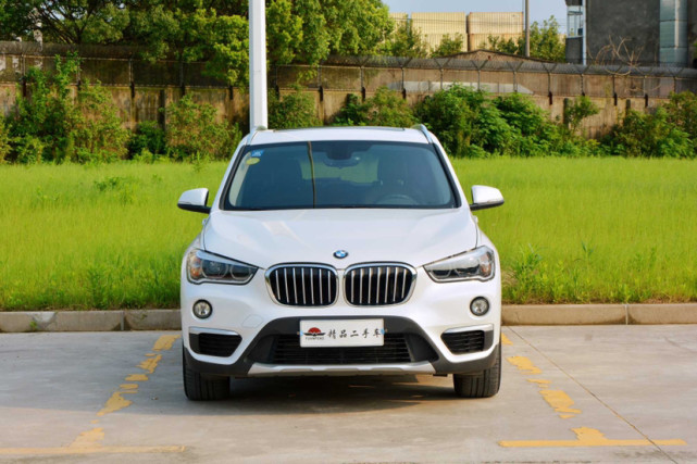 宝马x1 2018款 xdrive20li 尊享型