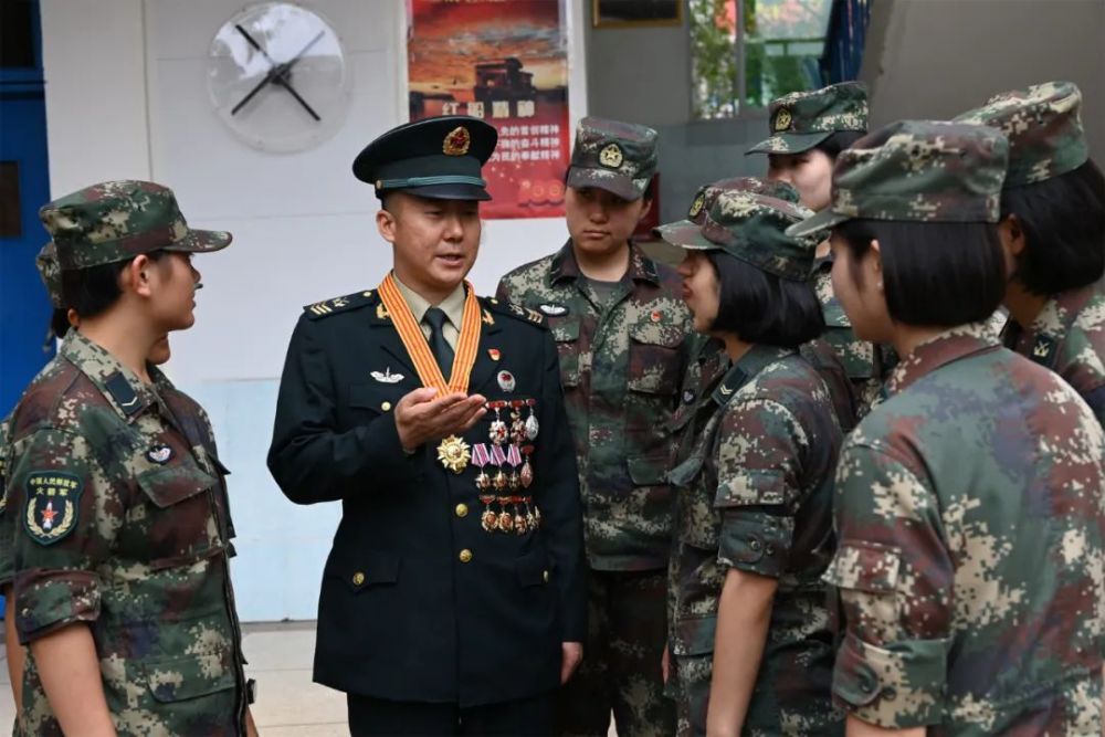 南部先锋|二级军士长徐光俊:驾驭长剑向战场_腾讯新闻