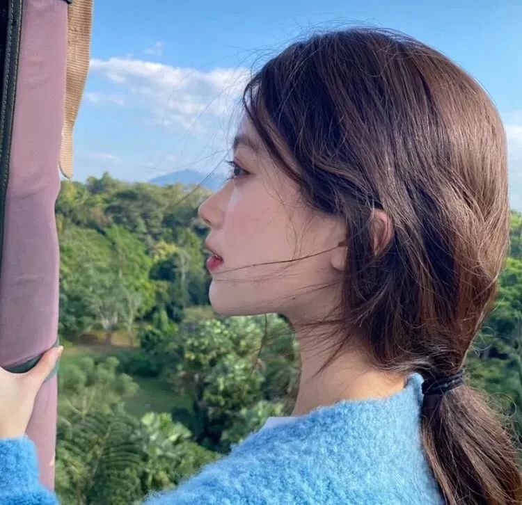 头像女生侧脸头像气质