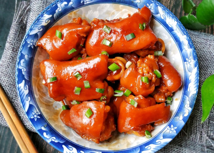 孩子爱吃的腐乳猪蹄,肉嫩味美,软烂鲜香,吃了一次还想吃
