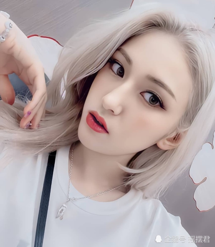 韩网速递全昭弥somi人气爆棚全球影响力yg最美