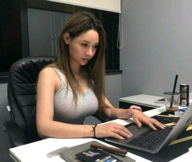 所以最终作出不予立案的决定,肖某(小艺)未提出异议并签字确认,之后也