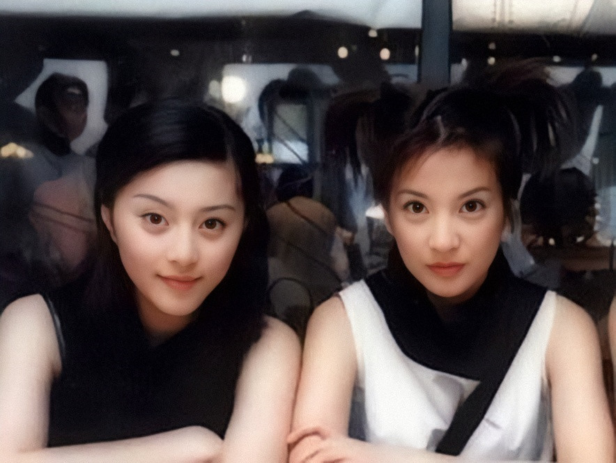 赵薇彻底凉凉当年众星捧月时多风光如今跌落神坛就多落魄