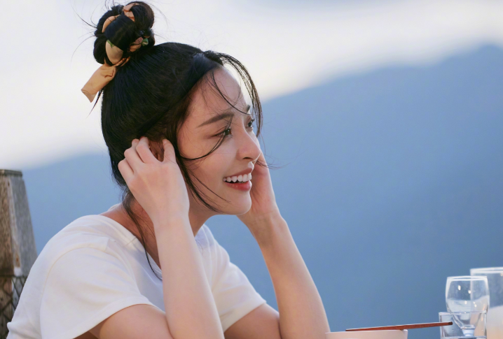 李莎旻子太作,非要强迫樊凯杰坐香蕉船,爸爸想维护她都没办法了