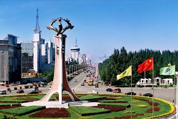 翻版小深圳内蒙古一移民城市居住270多万人经济上升至86名