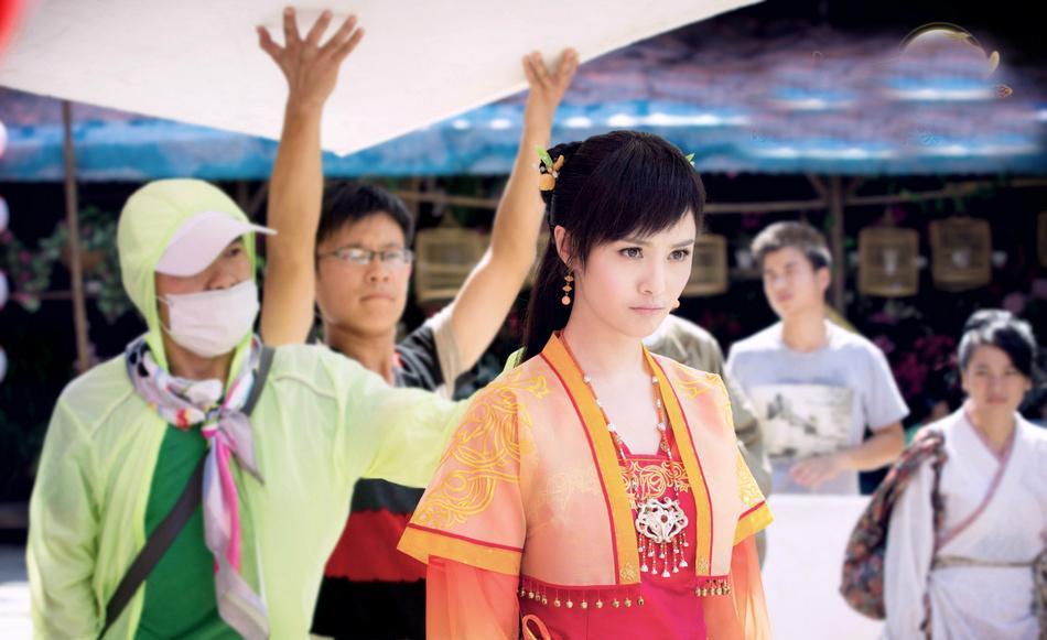 郑爽《古剑奇谭》剧照《古剑奇谭》下架郑爽微博被封出了这样的问题后