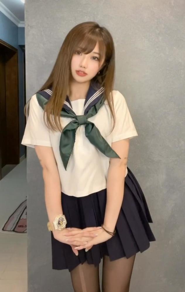 紫菜蛋花兔将要cos胡桃了?骚男也坐不住了,期待"八嘎酱"穿白丝!